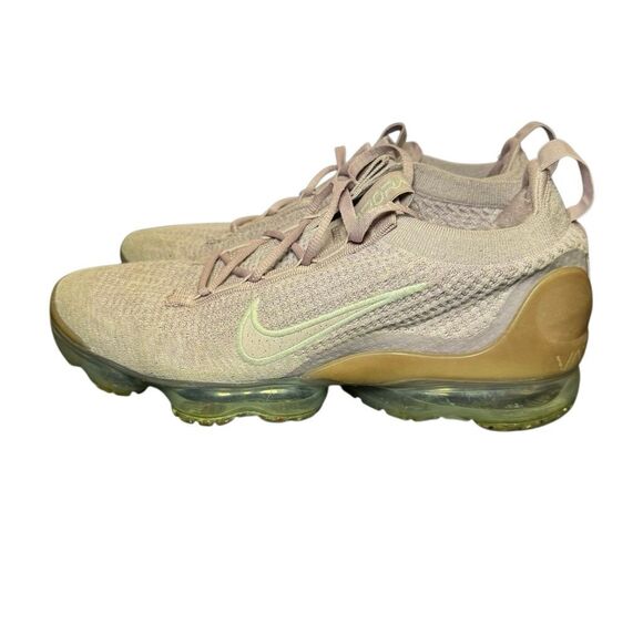 Nike Air VaporMax Flyknit 2021 Women’s Size 10.5 Purple Athletic Shoes Sneakers - Picture 2 of 8